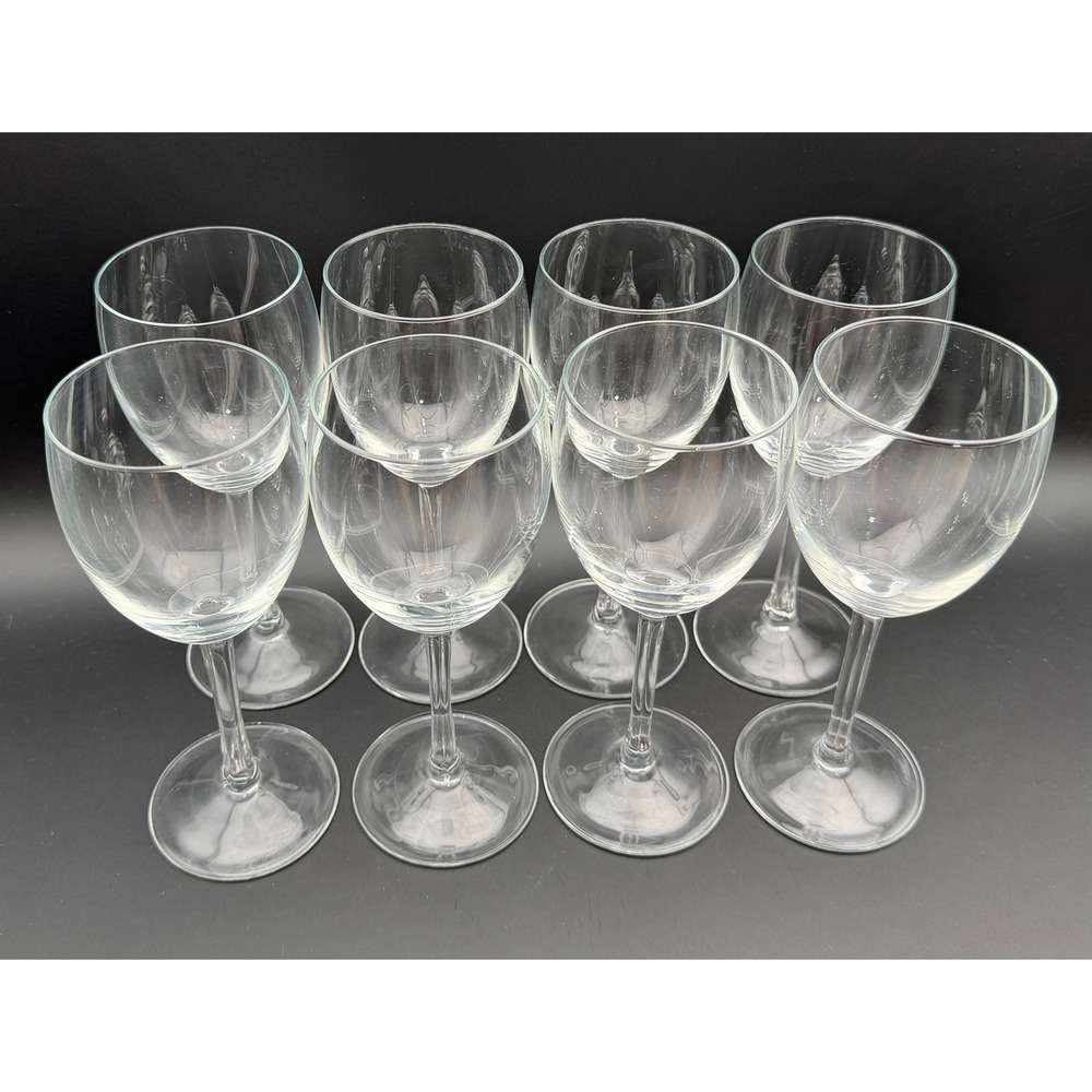 Set of 8 Clear Glass Wine Goblets with Clover Stem Detail 8pc Drinkware Set